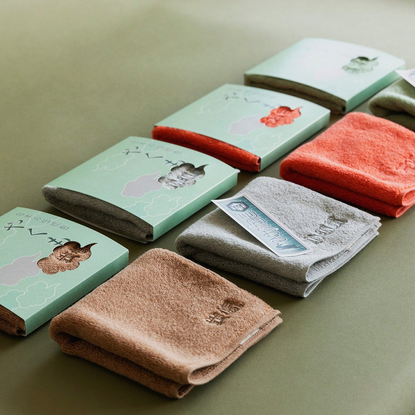 日本の伝統色やくも ハンカチタオル 8色8枚セット (25cm×25cm)